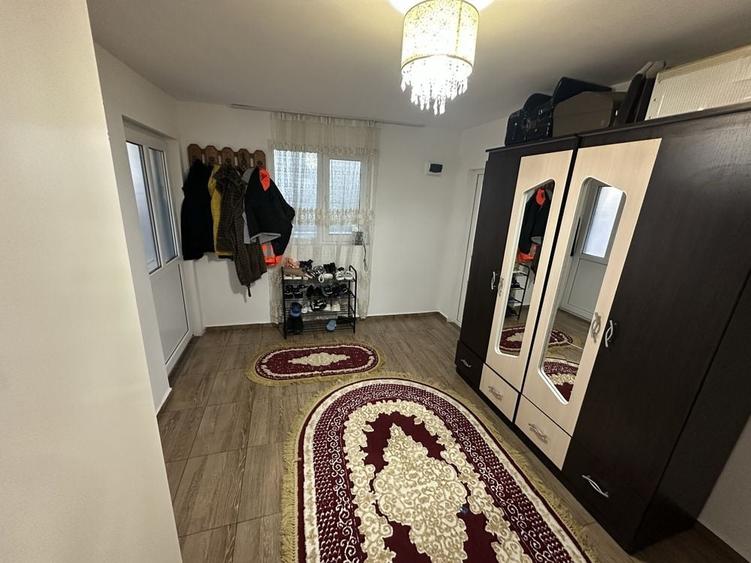 Casă cu 2 camere cu Teren 300 Mp în Central