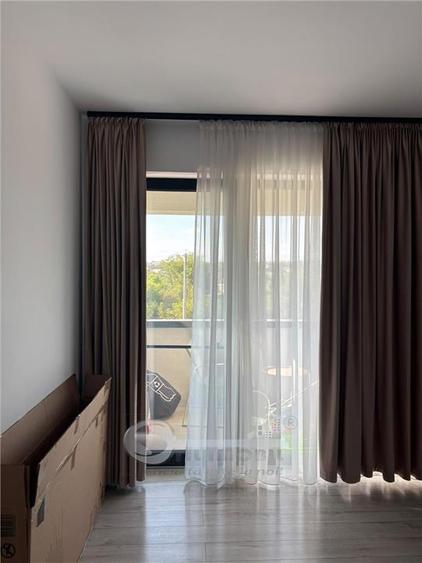 Apartament cu 3 camere decomandat în Valea Adâncă