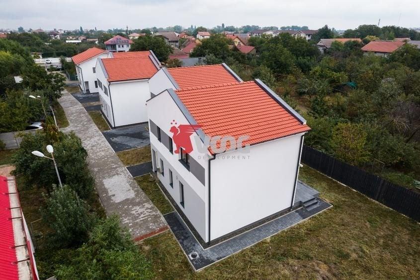 Duplex cu 4 camere cu Canalizare în Chișoda