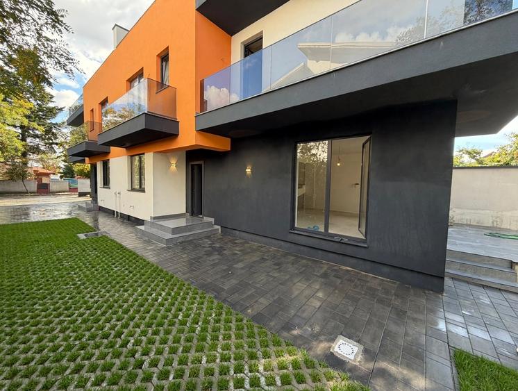 Duplex cu 4 camere cu Canalizare în Străulești