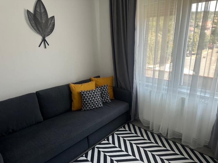 Apartament cu 2 camere decomandat, mobilat în 7 Noiembrie