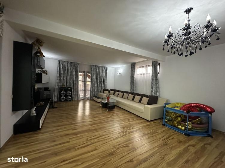 Casă cu 4 camere în Central