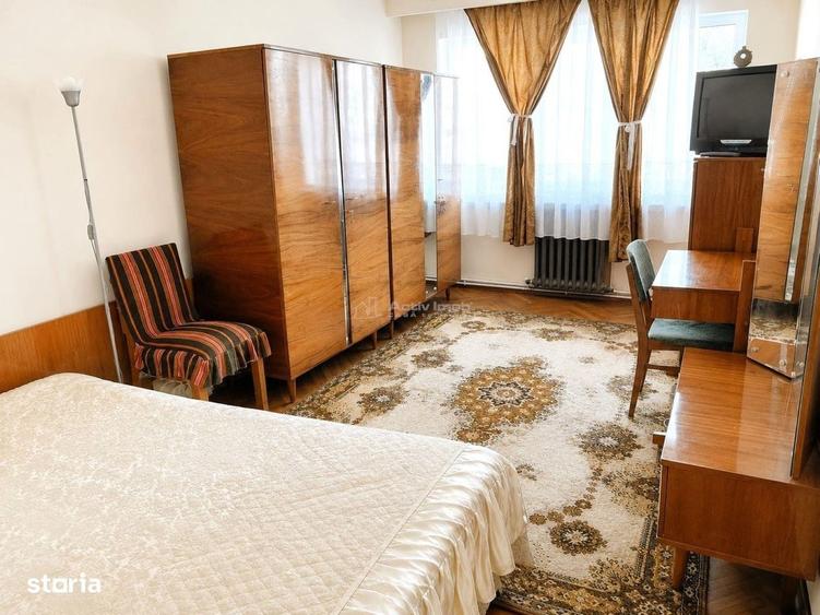 Apartament cu 4 camere decomandat în Central
