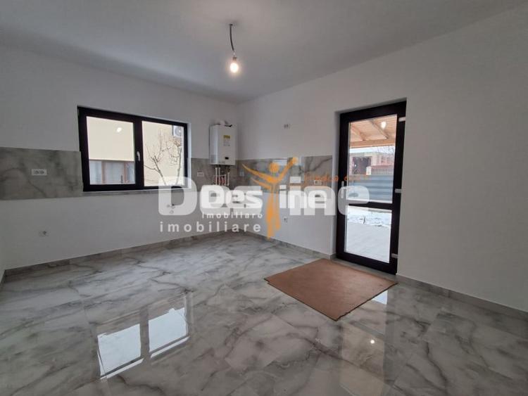 CASA tip duplex, situata in Valea Adanca - 14