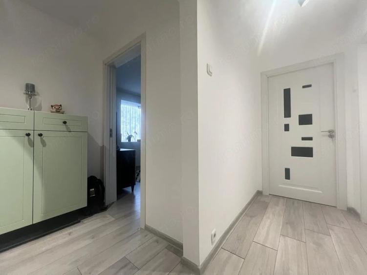 Apartament cu 3 camere decomandat în P-ța Doina