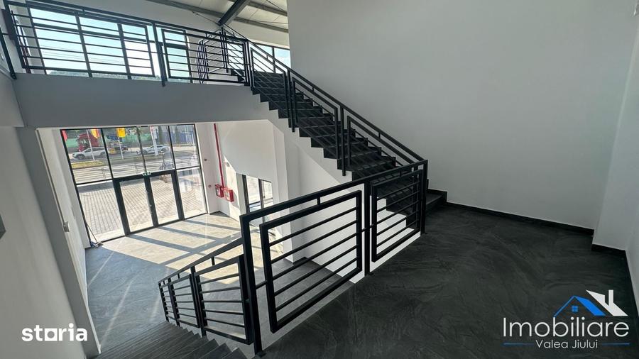 Spațiu comercial, de 550 mp, în Petros