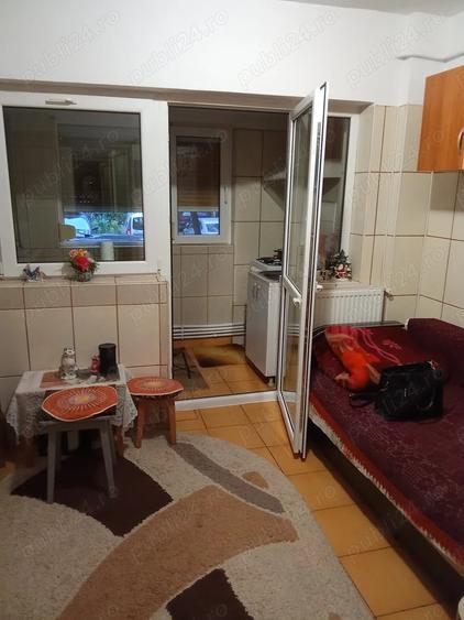 Garsonieră decomandată în Central