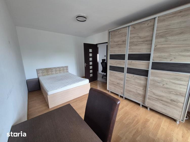 Apartament cu 3 camere semidecomandat în Nicolina