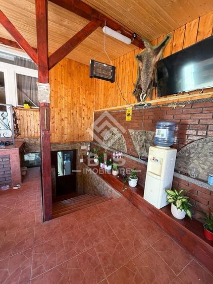 Casă individuală cu 10 camere cu Canalizare în Nord
