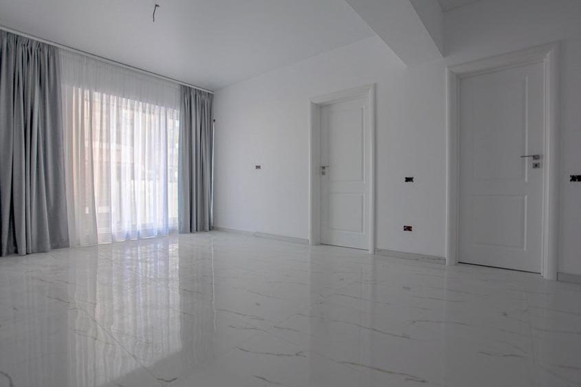 Apartament la mare, piscina, finalizat la cheie, vedere la lac - 4