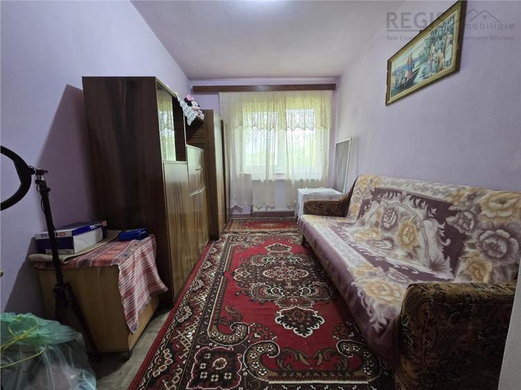 Apartament cu 4 camere semidecomandat în Stupini