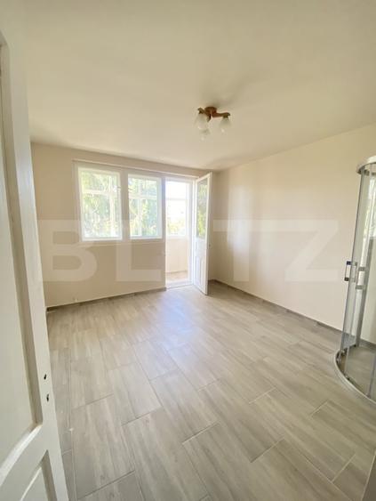 Penthouse cu 8 camere decomandat în Central