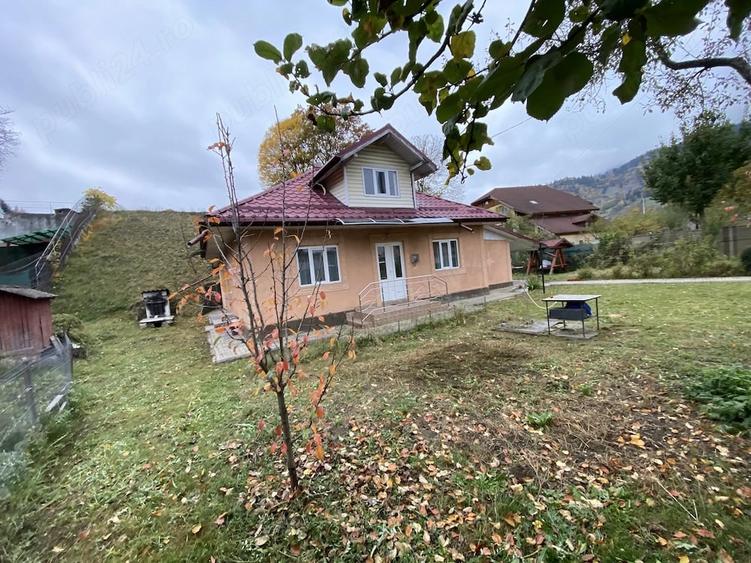 Casă cu 5 camere cu Teren 1000 Mp în Topoliceni
