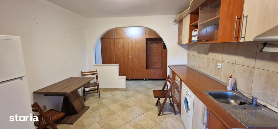 Apartament cu 4 camere decomandat în Gara
