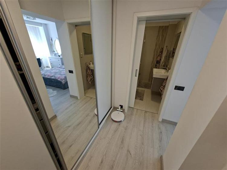 Apartament cu 3 camere semidecomandat, mobilat în Gheorgheni