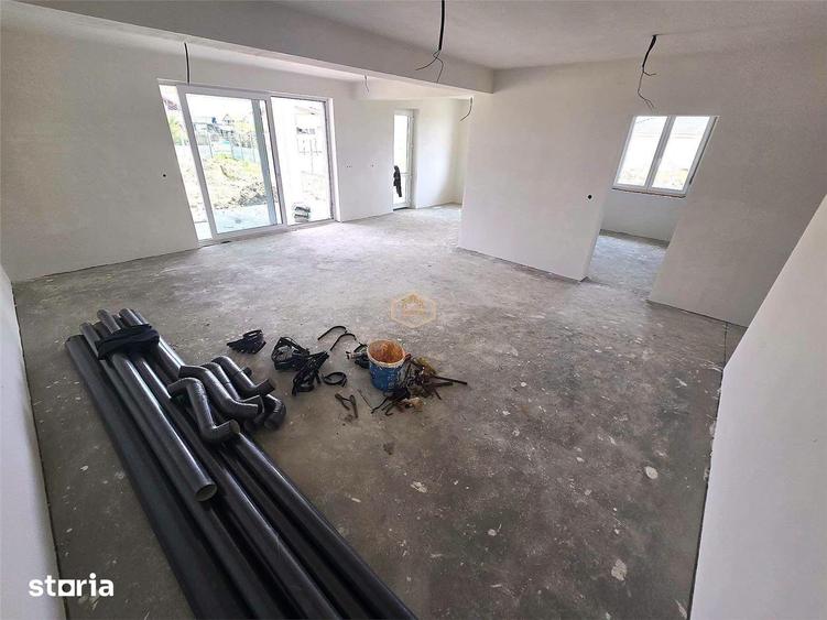 Casă cu 4 camere cu Teren 714 Mp în Burdea