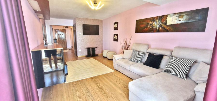 Apartament cu 3 camere decomandat, mobilat în Faleza Nord