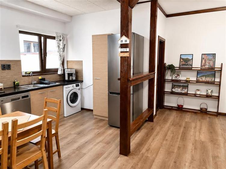 Casă individuală cu 2 camere cu Teren 350 Mp în Craiter