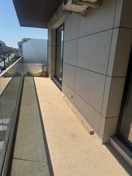 Apartament cu 2 camere semidecomandat, mobilat în Nord