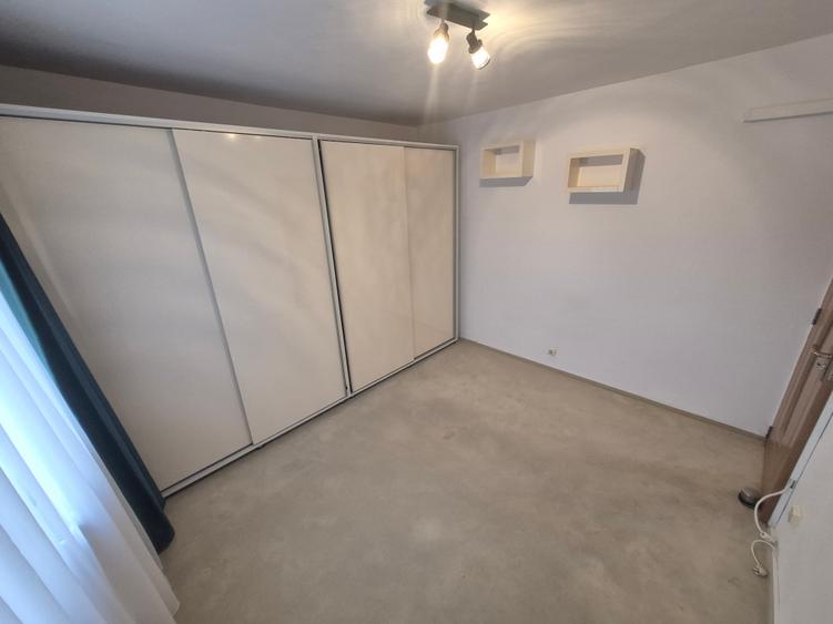 Apartament cu 2 camere decomandat în Girocului