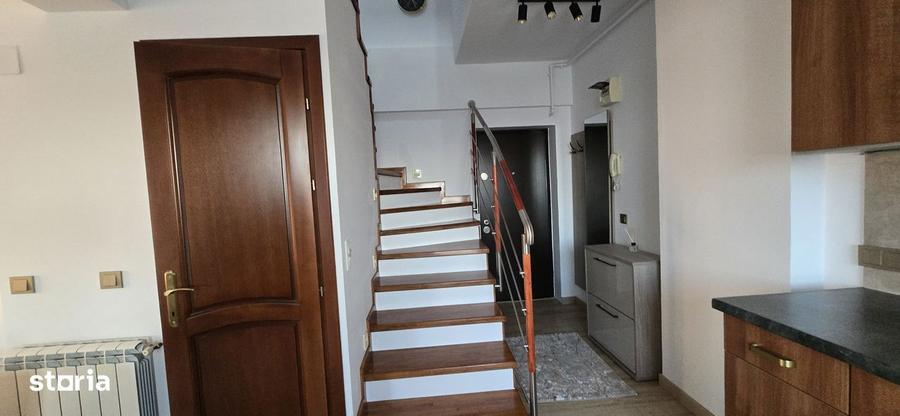 Apartament cu 3 camere, mobilat în Central