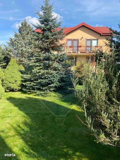 Casă cu 4 camere cu Piscina în Central