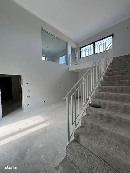 Casă cu 4 camere în Dumbrăvița