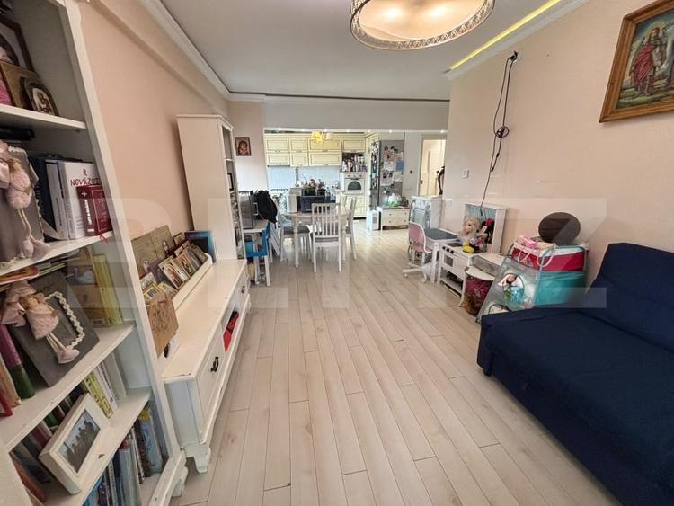 Apartament cu 4 camere decomandat, mobilat în Ultracentral