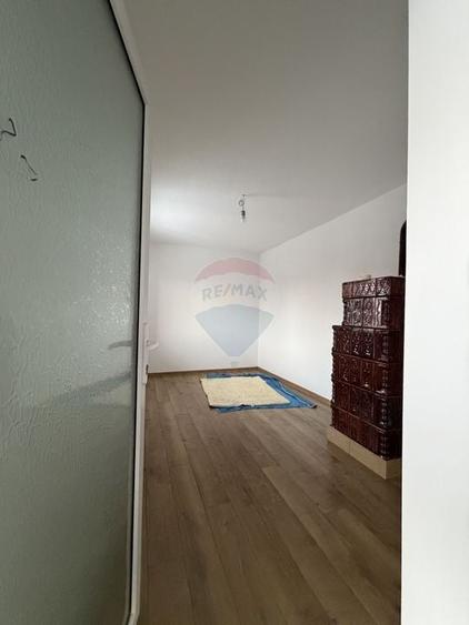 Casă cu 3 camere cu Teren 1179 Mp în Fierbinți-Târg