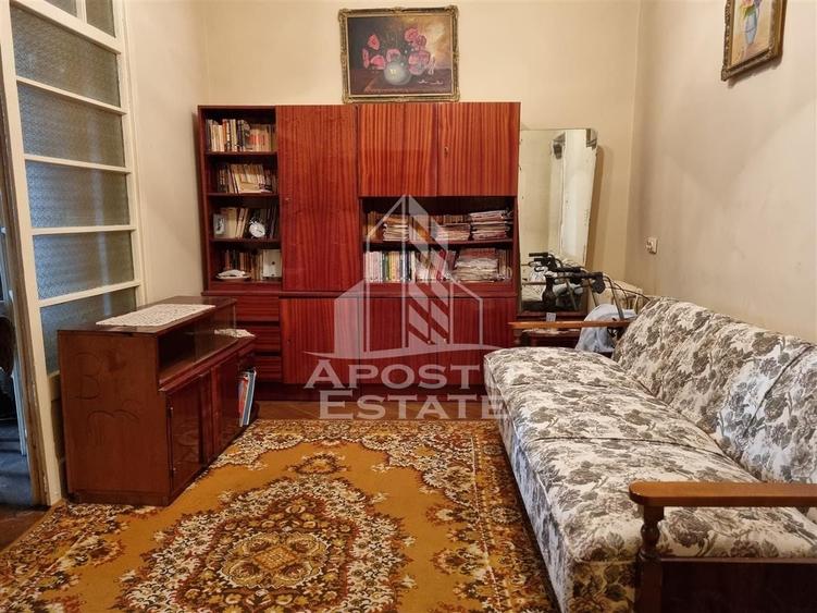 Apartament cu 4 camere nedecomandat, mobilat în Ultracentral