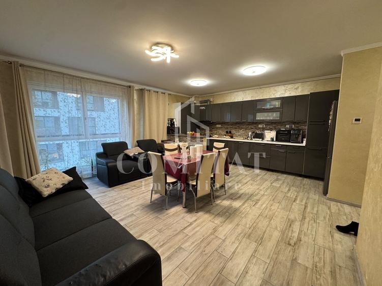 Apartament cu 4 camere semidecomandat, mobilat în Florești