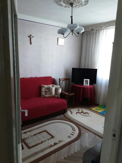Apartament cu 3 camere decomandat în Mărăței