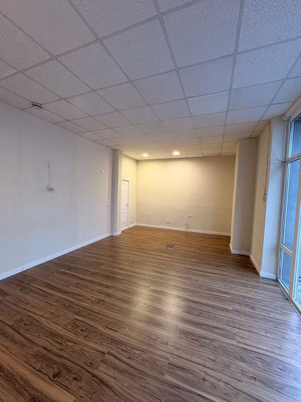 Spațiu comercial, de 60 mp, în Central