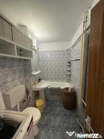 Apartament cu 2 camere decomandat în Rovine