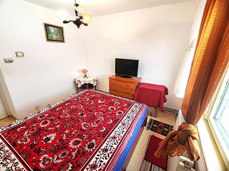 Apartament cu 3 camere decomandat, mobilat în Central