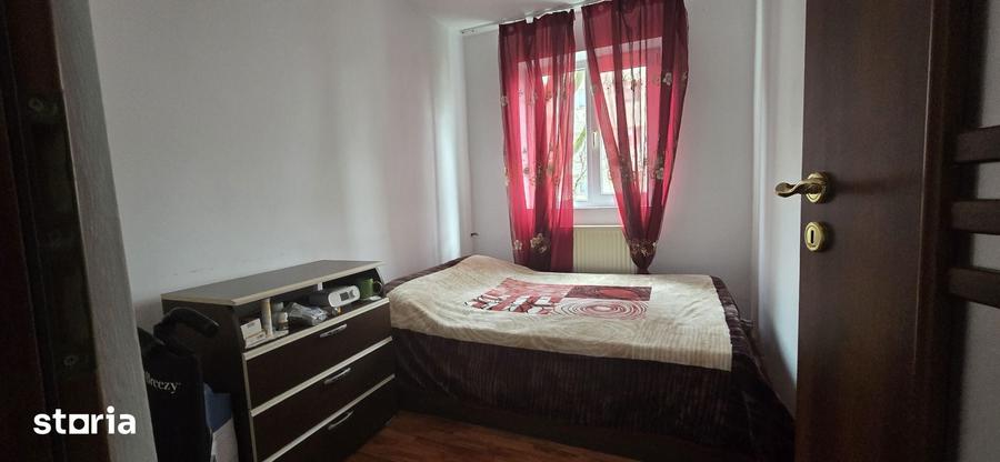 Apartament cu 3 camere în Micro 5