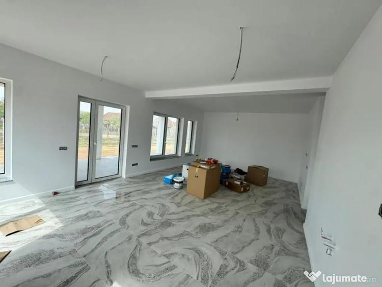 Casă cu 4 camere cu Teren 420 Mp în Săsar