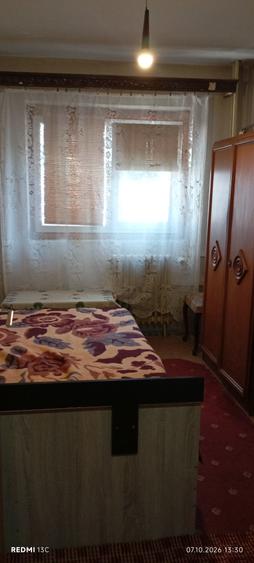 Apartament cu 3 camere semidecomandat în Mihai Bravu