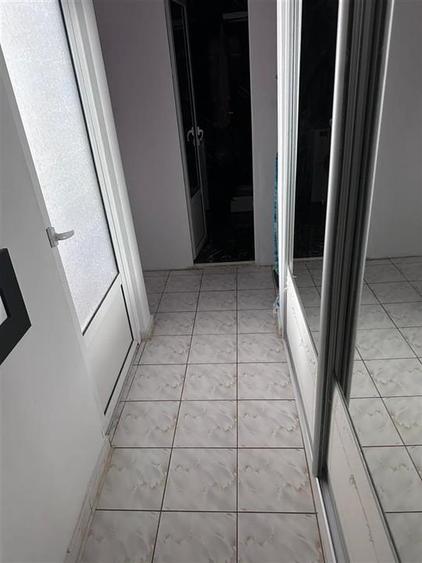 Apartament cu 3 camere decomandat, mobilat în Baza 3