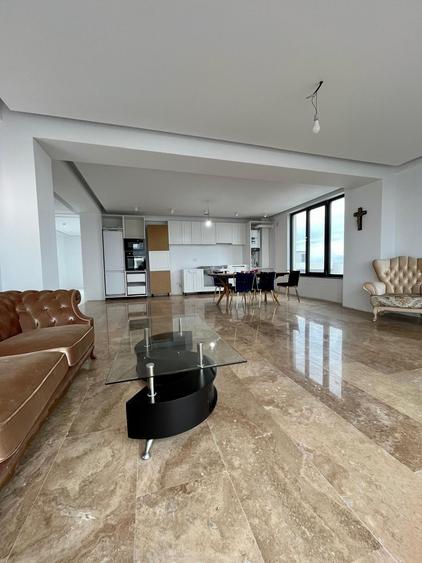 Penthouse cu 3 camere, mobilat în Tomis Plus