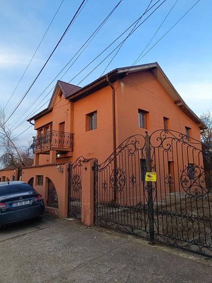 Casă cu 4 camere în Gămănești