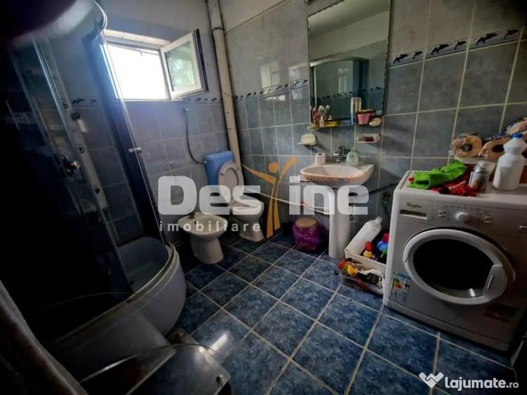 Casă cu 7 camere cu Teren 775 Mp în Păulești