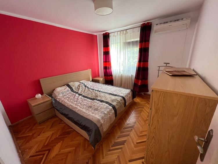 Apartament cu 3 camere decomandat, mobilat în Soarelui