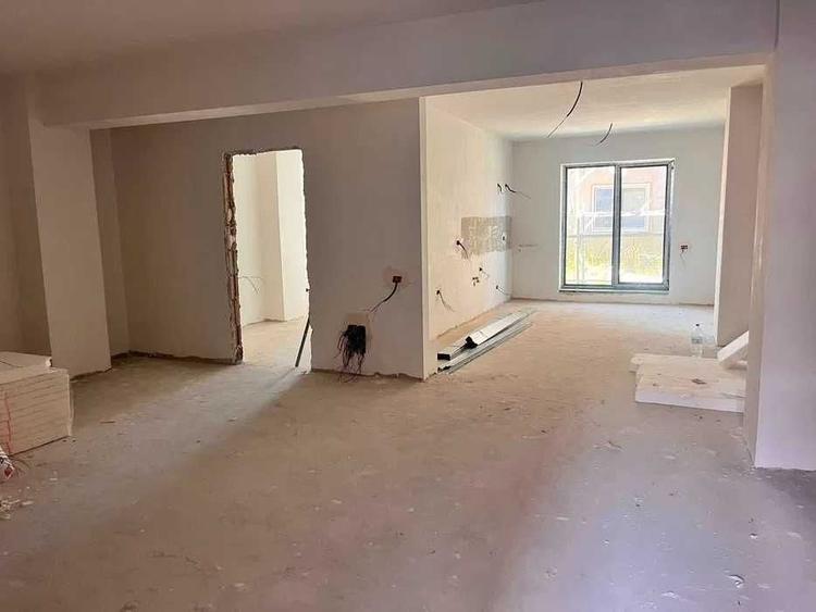 Apartament cu 2 camere decomandat în Sălăjan