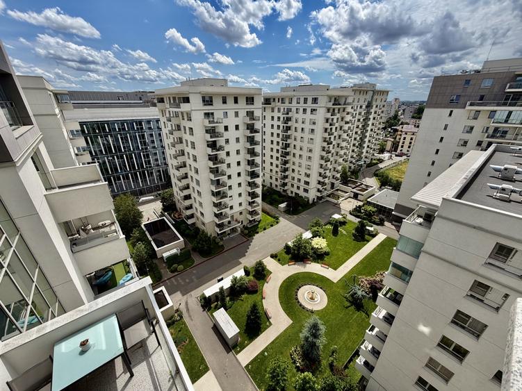 Penthouse cu 4 camere decomandat în Domenii
