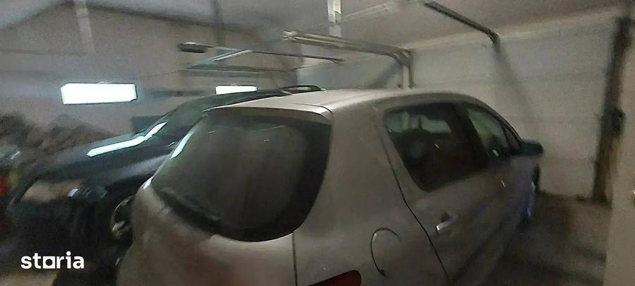 Casă cu 8 camere cu Teren 2300 Mp în Corbeanca