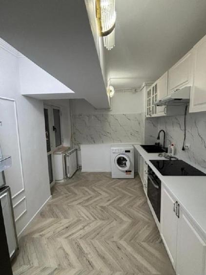 Apartament cu 3 camere decomandat, mobilat în Decebal
