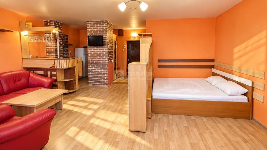 Garsonieră decomandată, mobilată în Gară