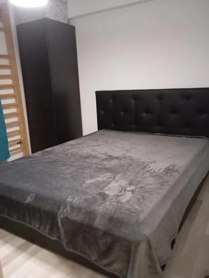 Apartament cu 3 camere decomandat, mobilat în Alexandru Obregia