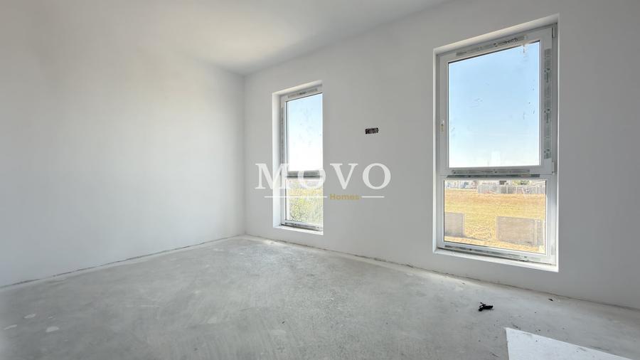 Duplex cu 4 camere cu Canalizare în Moșnița Nouă